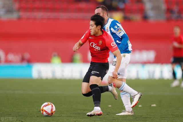 欧联附加赛-奇克双响莱奥破门 AC米兰3-0雷恩